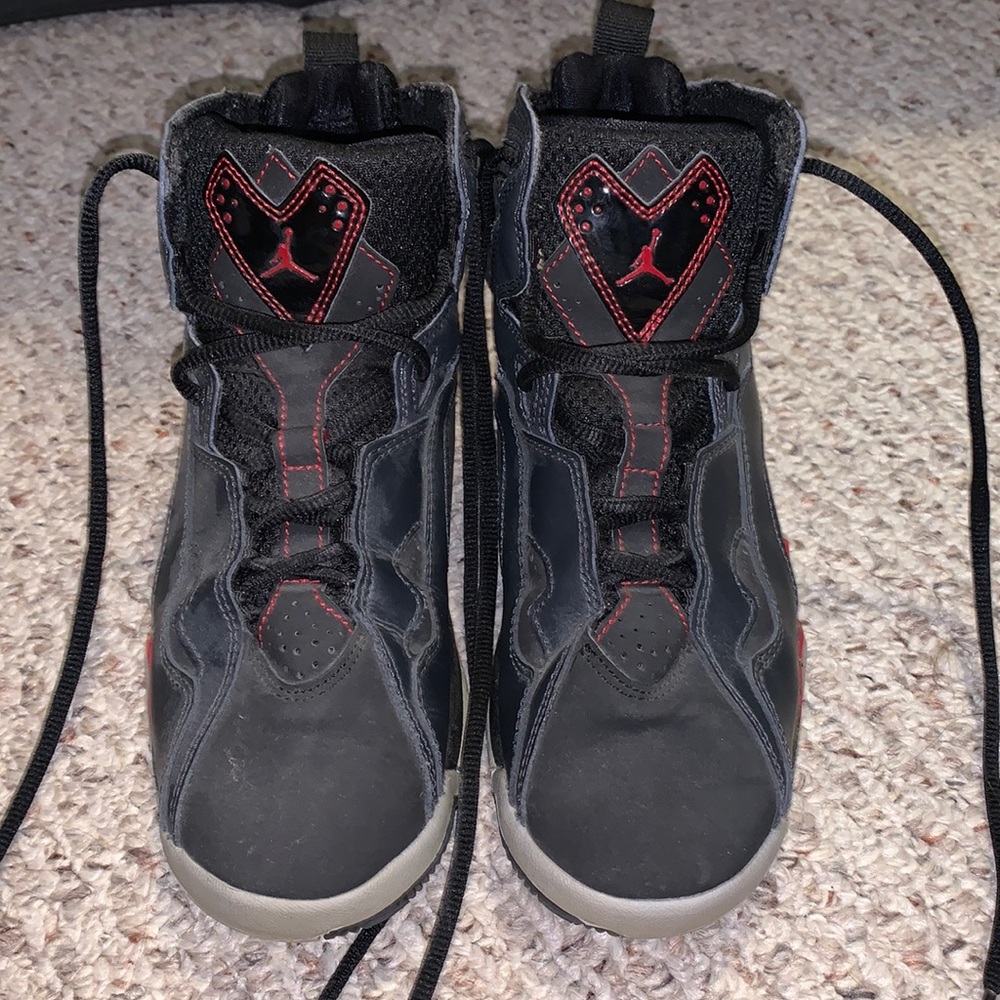 Jordan True Flight black gym red anthracite basketball shoes.